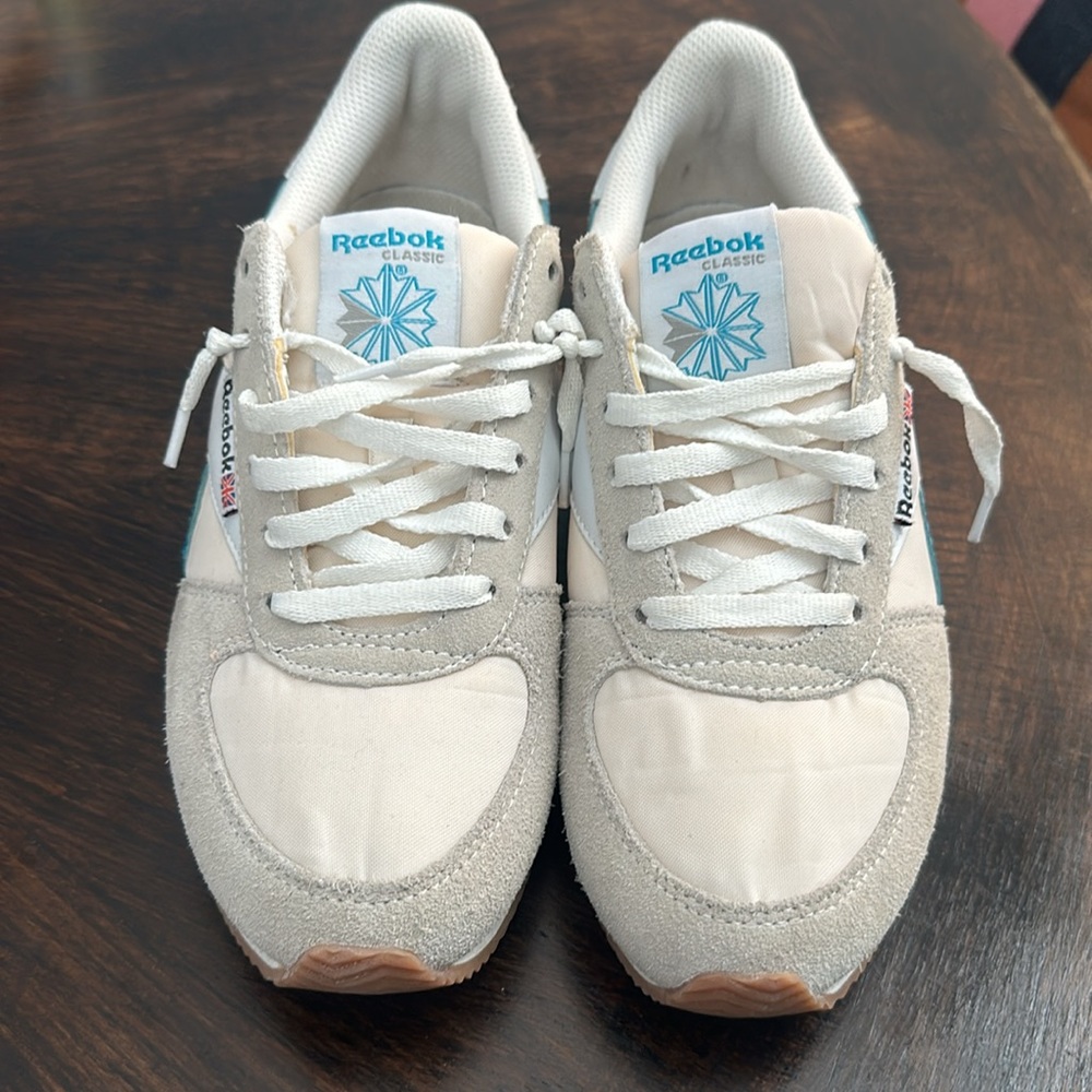 Vintage Reebok - Picture 2 of 5